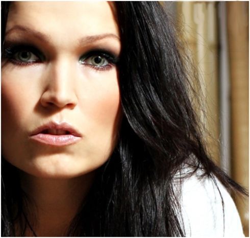 Tarja Turunen s detailním záběrem na obličej