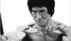 Černobílá fotografie Bruce Leeho