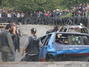 Snímek ze závodu bouraných nebo vyřazených aut