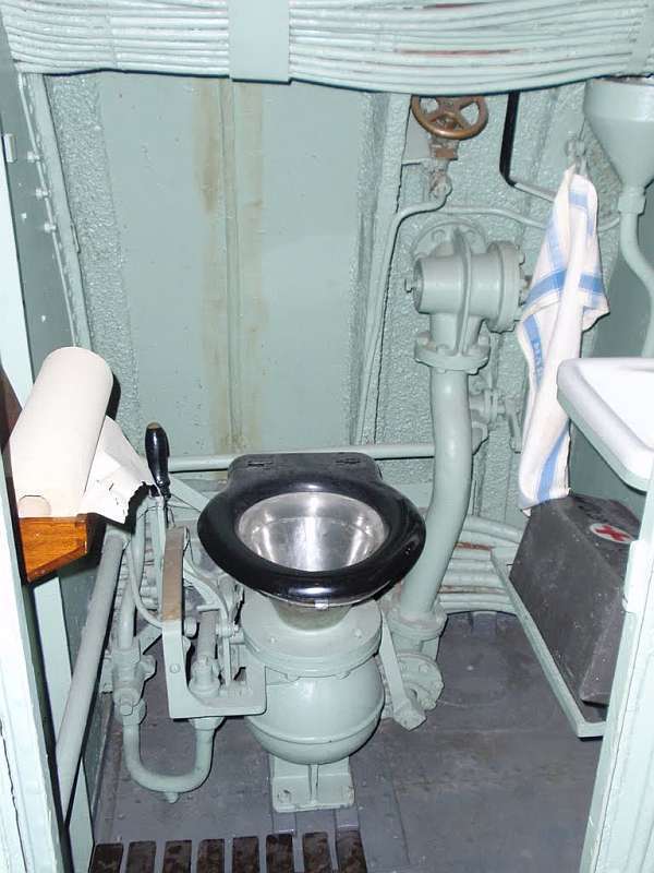 toaleta v ponorce